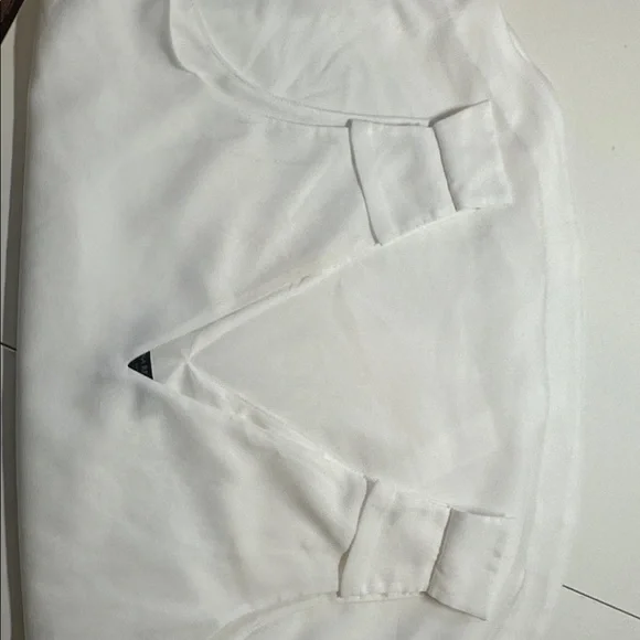 Banana Republic White Sleeveless Top V Neck
Polished Staple Petite Large - Picture 3 of 9